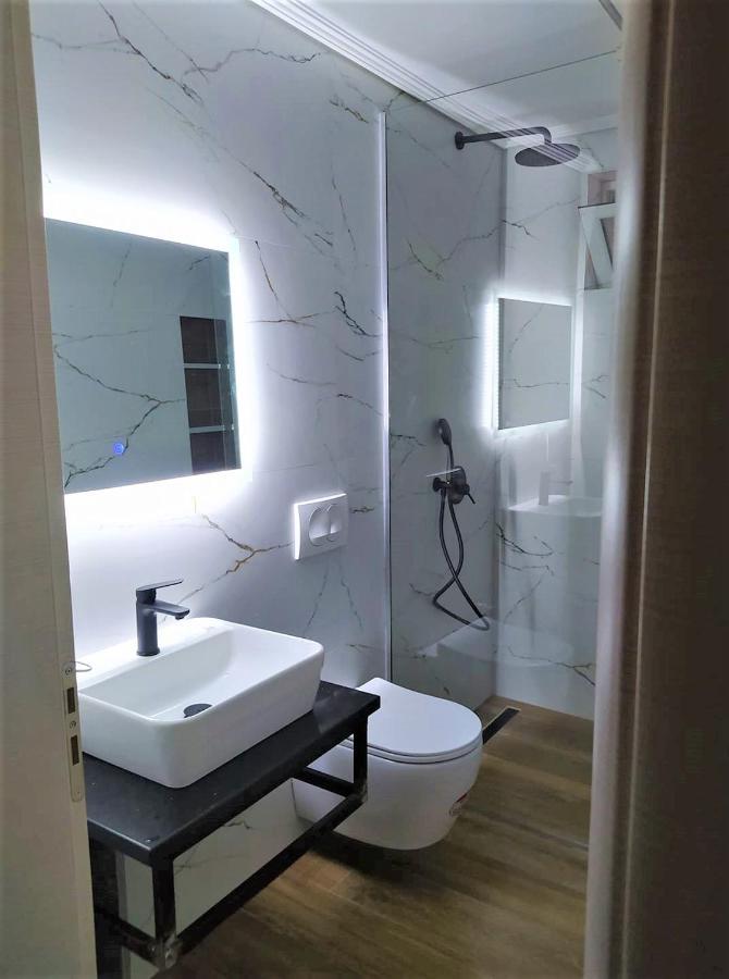 Lighting Jasminum Apartment Sarandë エクステリア 写真